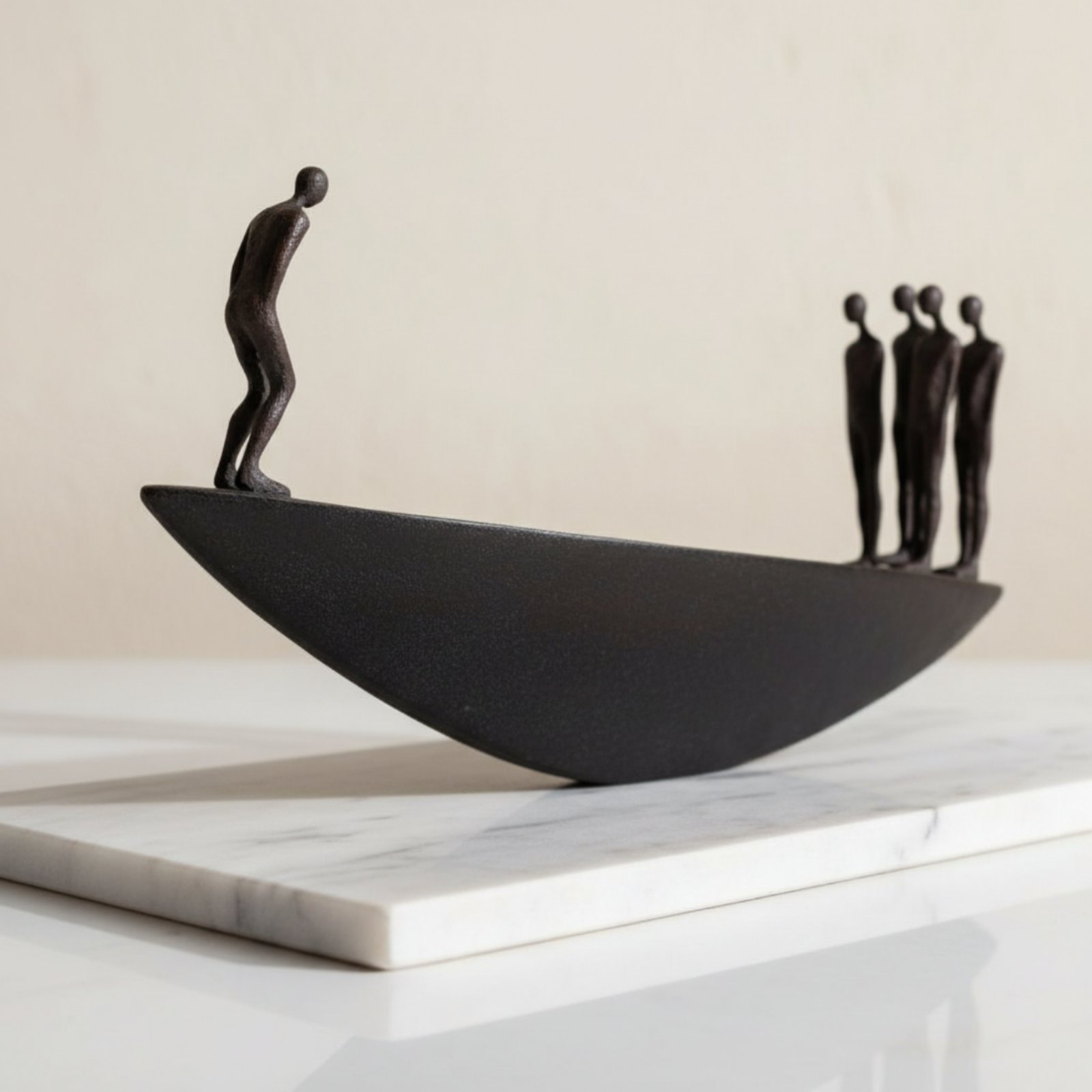 Modern Resin Sailboat Statue A - Resin Art And Design recension och pris